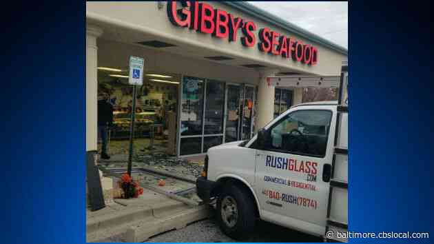 3 People Injured After Car Crashes Through Gibby’s Seafood In Baltimore County