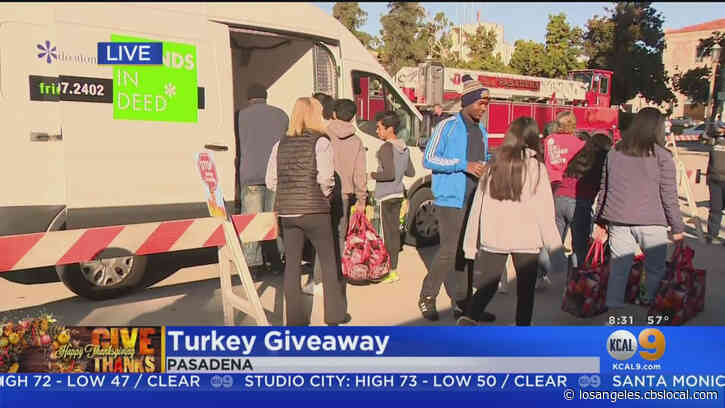 Ralphs, Food 4 Less Donate Free Turkey Dinners To Needy LA County Families
