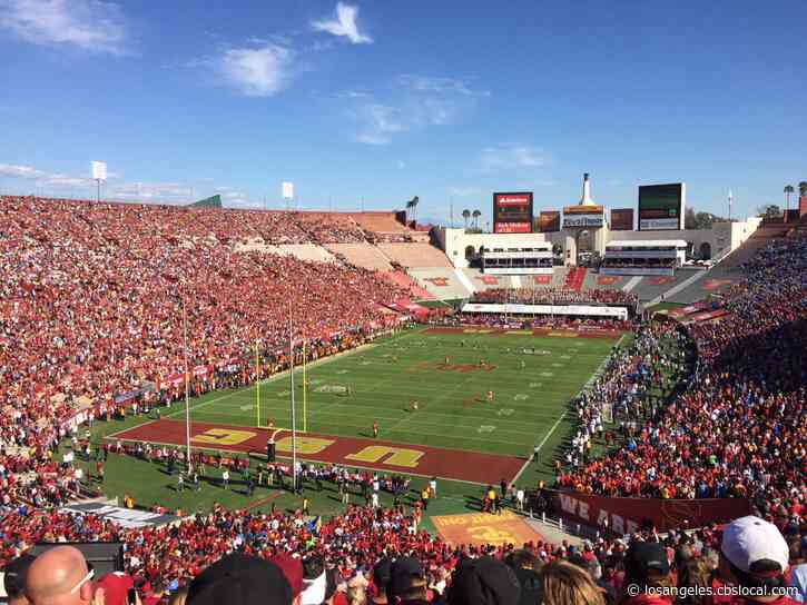 USC Tops UCLA In Annual Rivalry Game, 52-35