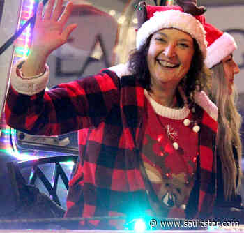 Sault warms to Santa: GALLERY