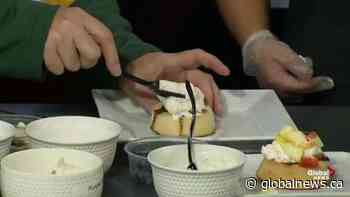 Decorating Cinnaholic buns