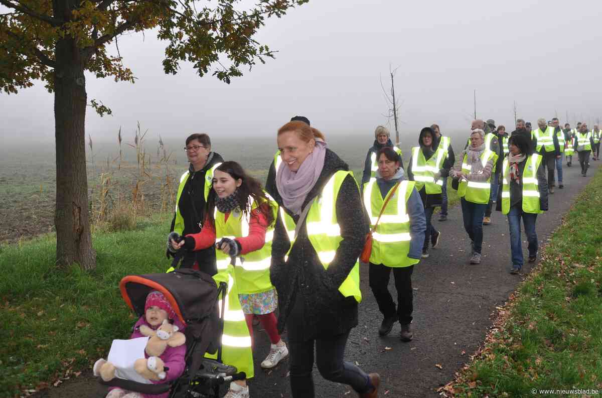 Ruim 200 Hammenaren stappen mee in wandeling voor meer empathie