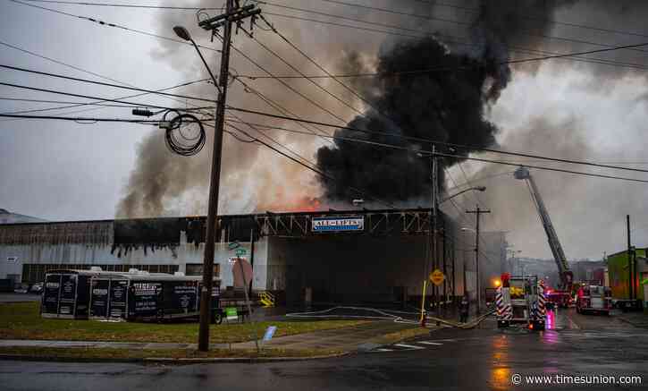 Blaze in Albany's warehouse district under investigation