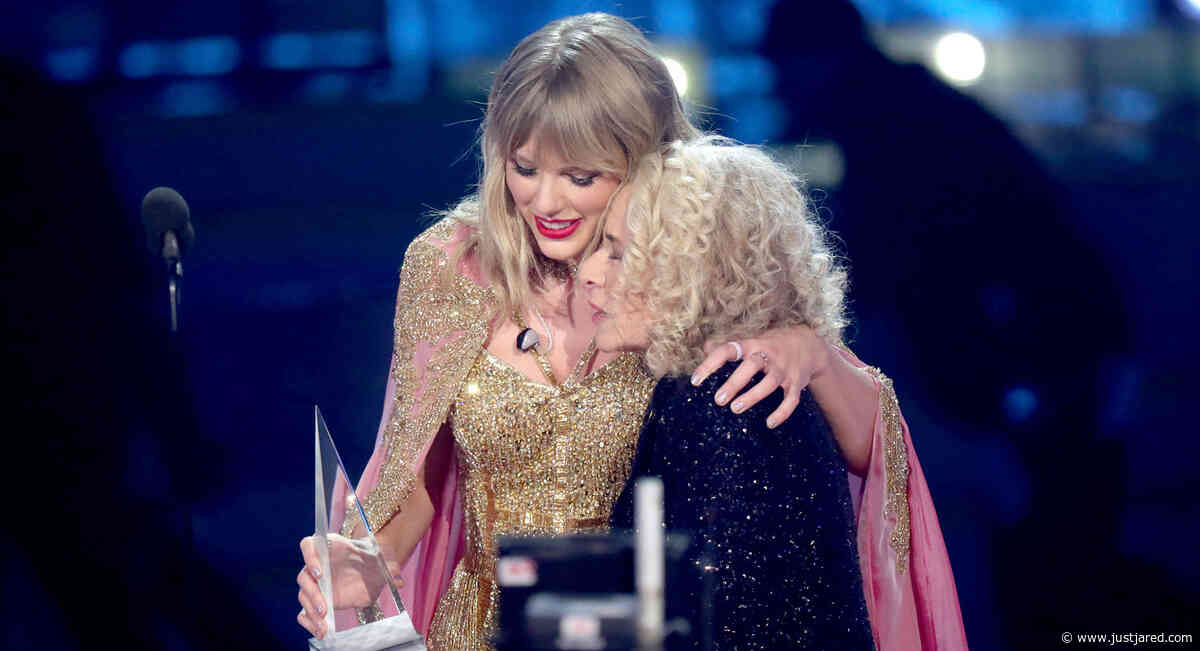 Taylor Swift Dedicates Special AMA Win to Carole King & Her Parents - Watch the Speech! (Video)