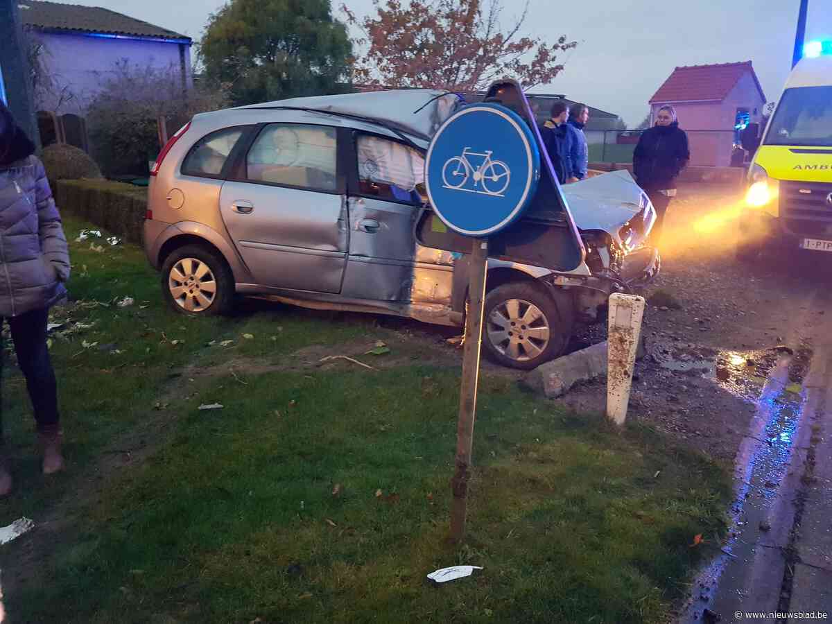 Spectaculair ongeval in Zuidschotestraat in Reninge