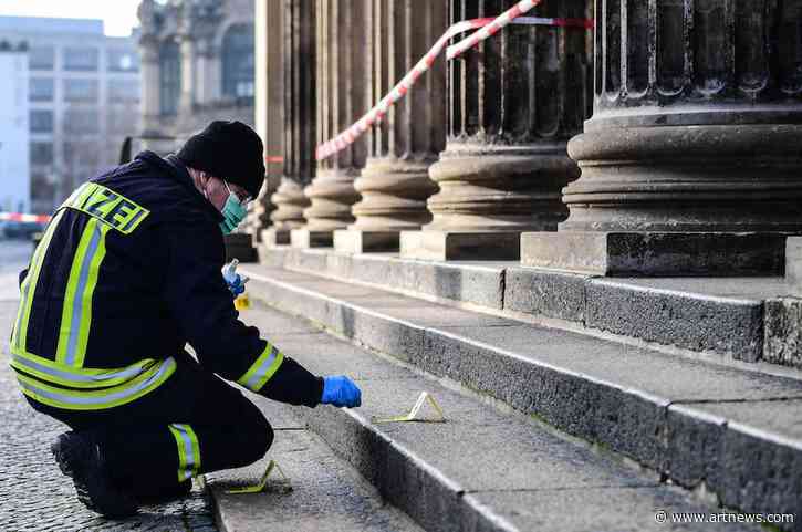Thieves Steal ‘Priceless’ Centuries-Old Jewels at Royal Palace in Dresden