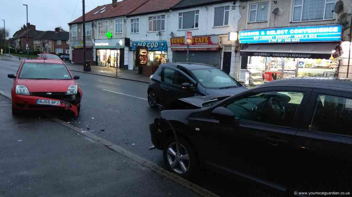 Person treated for facial injuries after multi-car crash in Morden