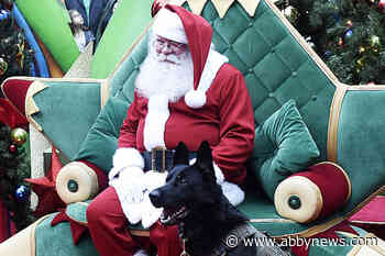 SLIDESHOW: Santa Claus arrives at Abbotsford’s Sevenoaks Shopping Centre
