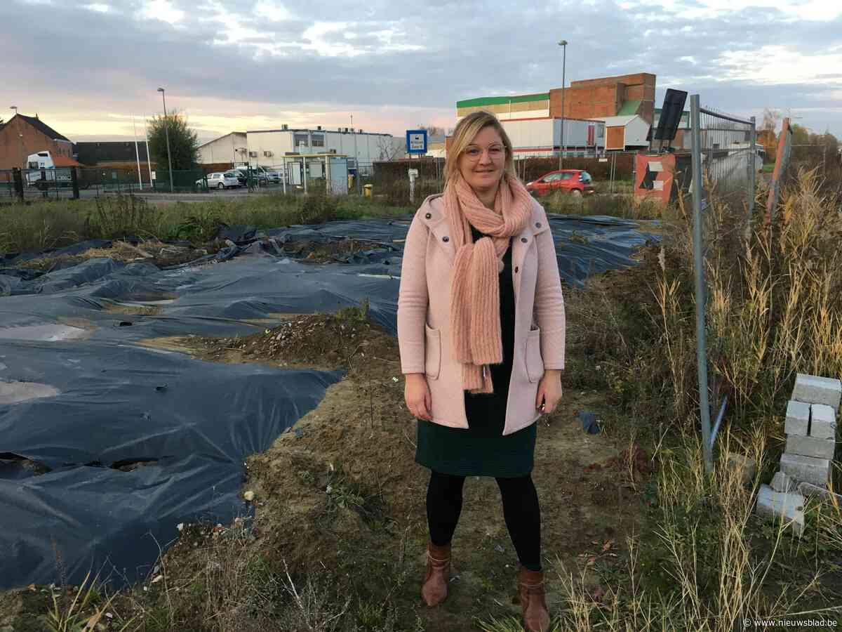 (Afgedekte) asbest aangetroffen, dus werken aan waterleiding liggen stil