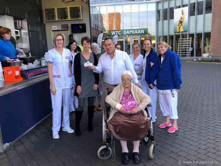Week van de Oudere gaat op WZC Damiaan met smoutebollen van start