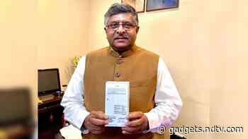 'Assembled in India' iPhone XR Shown Off by IT Minister Ravi Shankar Prasad
