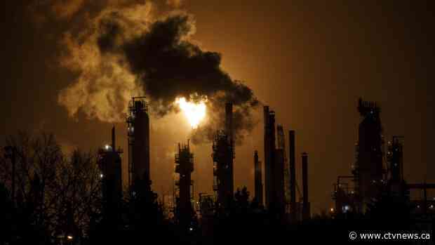 Pressure on Canada to meet emission targets as CO2 levels hit record high