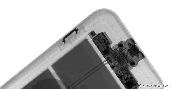 X-rays reveal how the shutter button works on the iPhone Smart Battery Case