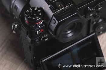 Leica SL2 vs Panasonic Lumix S1R: Two L-mount leaders with one big difference