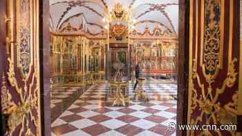 Scott Andrew Selby: You've stolen priceless jewels. Now what do you do?