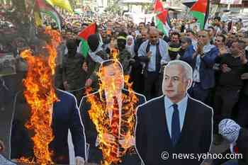 Thousands of Palestinians protest US  move on Israeli settlements