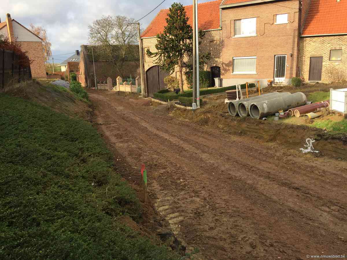 Eerste riolering zit in de grond in Hauthem