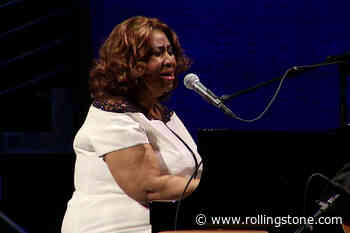 See Aretha Franklin’s Stunning Piano Rendition of ‘O Tannenbaum’