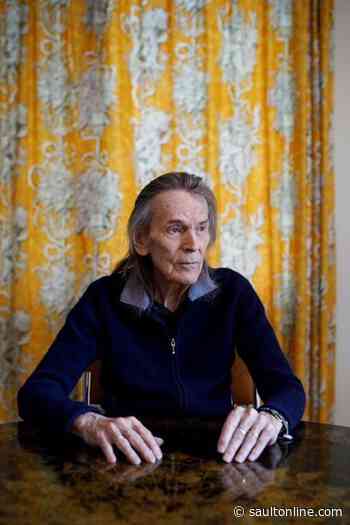 Gordon Lightfoot postpones concerts to recover from summer leg injury