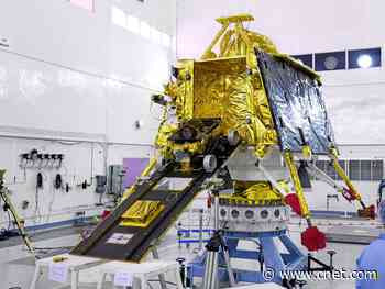 India reveals Chandrayaan-2 Vikram moon lander crashed     - CNET