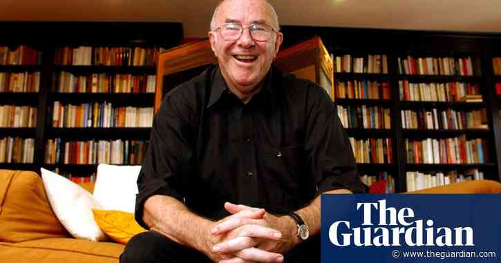 Clive James: 'A wisecracking literary phenomenon who was on fire with life itself'