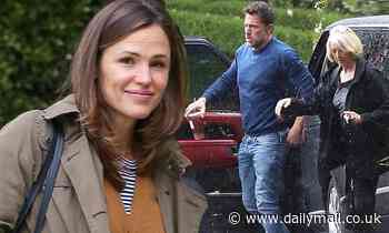 Jennifer Garner is seen shopping... before her ex-husband Ben Affleck arrives at her house