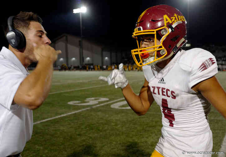 Esperanza football shares the credit for team’s stunning trip to Division 13 title game