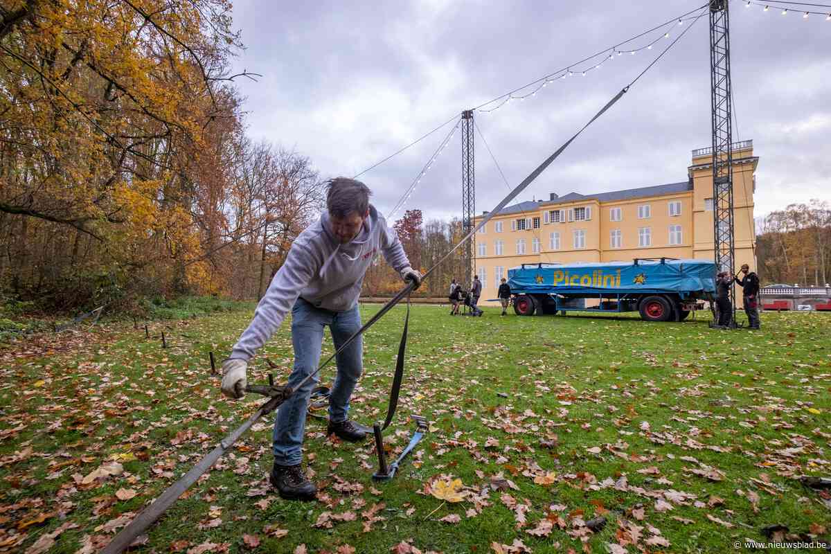 Kasteel zet winterbar in tuin