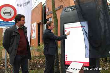 Deze gemeente zet gigantische tablets op straat (en geeft gratis wifi)