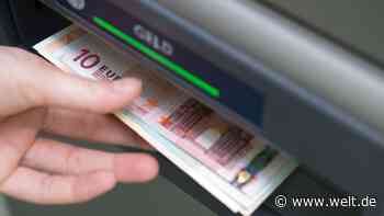 Kunden beschweren sich über Geldautomaten-Abzocke der Postbank