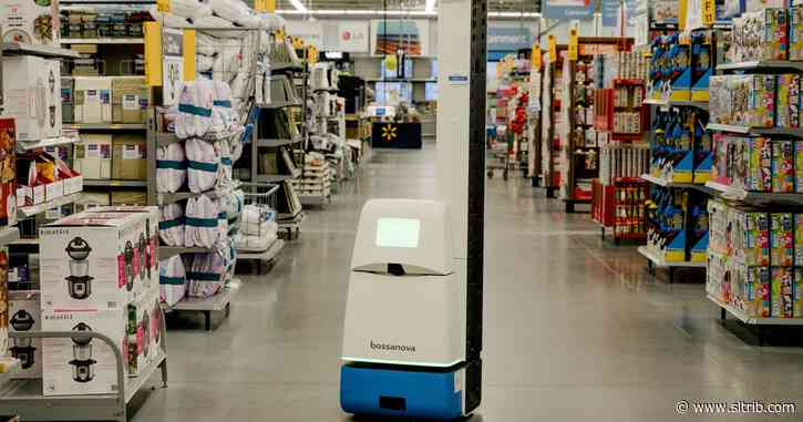 Modern Black Friday workforce: The postal clerk, the influencer and the robot