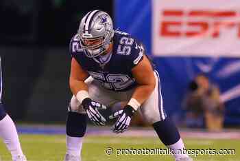 Connor Williams leaves with knee injury in third quarter