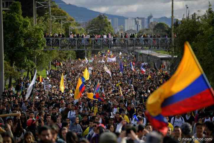 Thousands march in Colombia to keep pressure on Duque