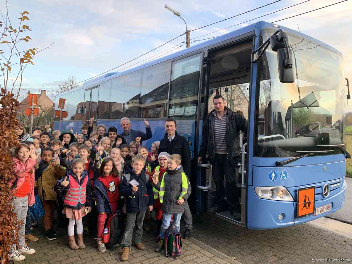 Nieuwe schoolbus in gebruik genomen