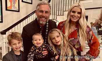 Jessica Simpson and hubby Eric Johnson wrangle their three little kids for sweet Thanksgiving snap