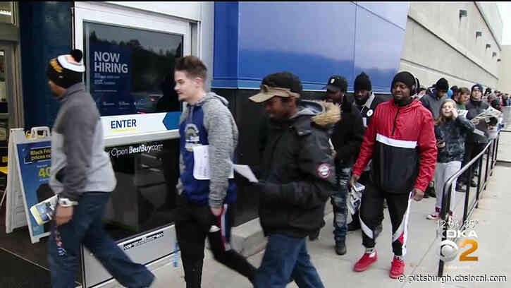 Eager Shoppers Head To Ross Twp. Bright And Early For Black Friday Deals