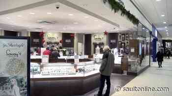 Video: Saultites Shop Black Friday Sales
