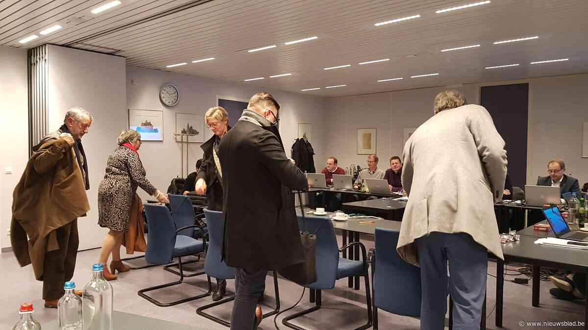 Oppositie verlaat boos gemeenteraad: “We willen meepraten, maar weten van niets”