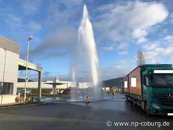 Neuses: Meterhohe Fontäne schießt aus Hydrant
