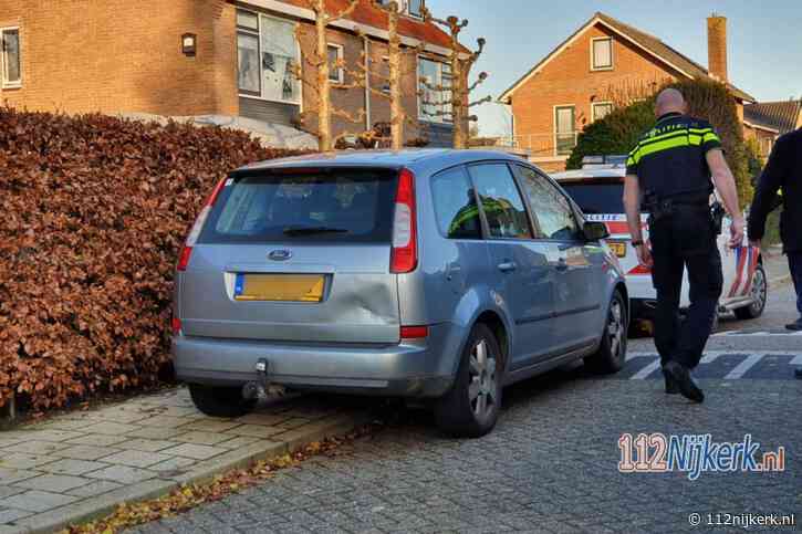 Fietser klapt achter op auto in Hoevelaken