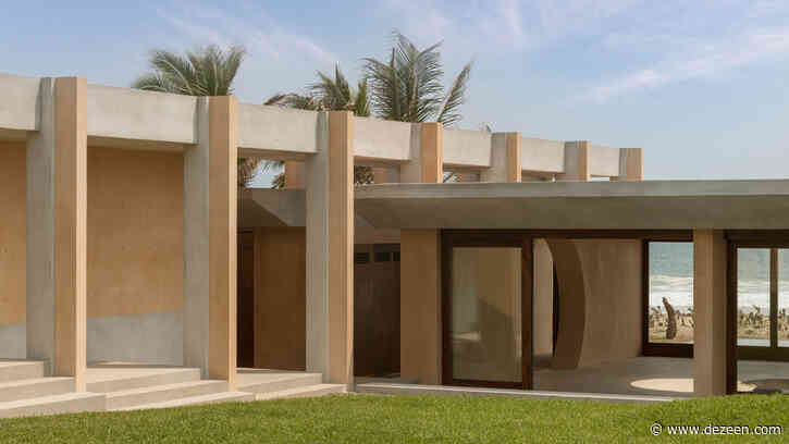 Circular rooflight illuminates meditation room in Mexican beach house