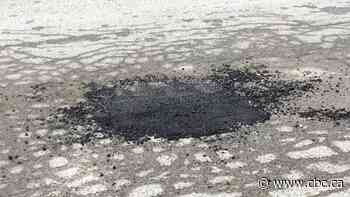 City crews fan out across Toronto to fill potholes in weekend blitz