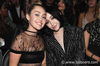 Noah Cyrus, Miley Cyrus & Cody Simpson Enjoy a Low-Key Thanksgiving: See the Pic