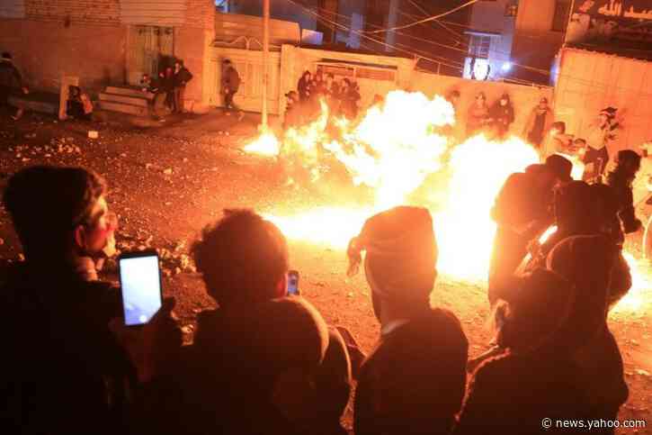 Iraqis keep up anti-regime demos despite PM's vow to quit