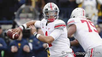 Ohio State QB Justin Fields aggravates sprained MCL injury against Michigan
