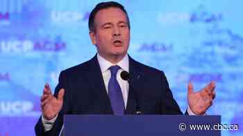 Jason Kenney addresses United Conservative Party members at first AGM since election win