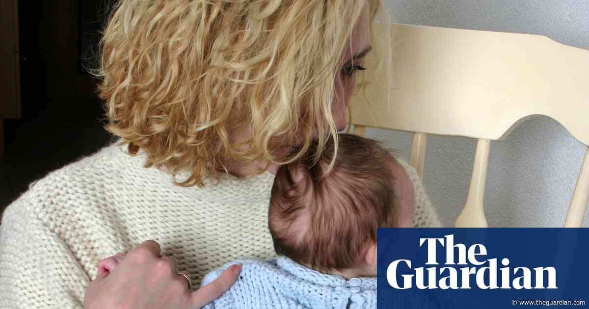 Health visitor numbers in England 'fall by a third' under Tories