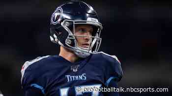 Colts have five sacks at halftime, lead Titans 10-7