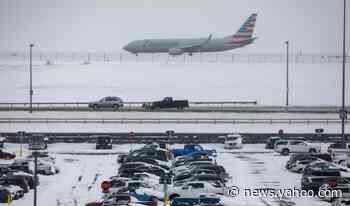 Airlines waive flight change fees amid 670 cancellations, 4,000 delays in Thanksgiving storm