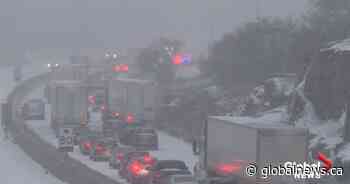 1 dead after crash involving 30 to 40 vehicles shuts down part of Hwy. 401 near Kingston